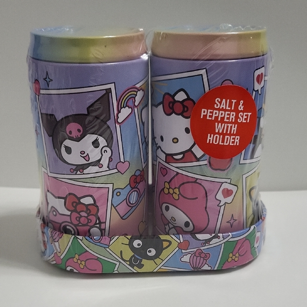 Hello Kitty Tin Salt & Pepper Set